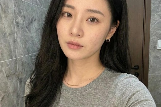 1天3大瓜！顶流女星风波、95花激吻实锤、网红知三当三内娱炸裂