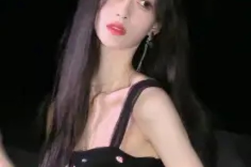 离开富大龙后她进入国防大学当老师如今42岁仍单身无儿无女