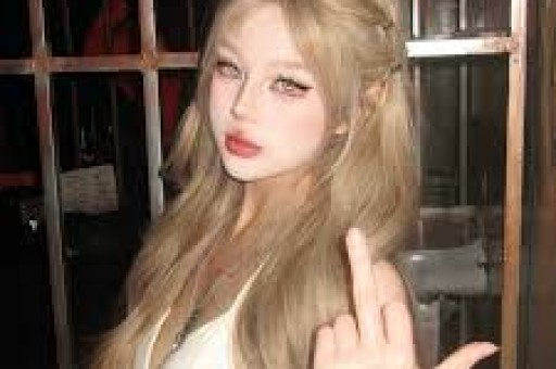 被禁关活该！140万美女网红摆拍被央媒怒批目前仍未道歉